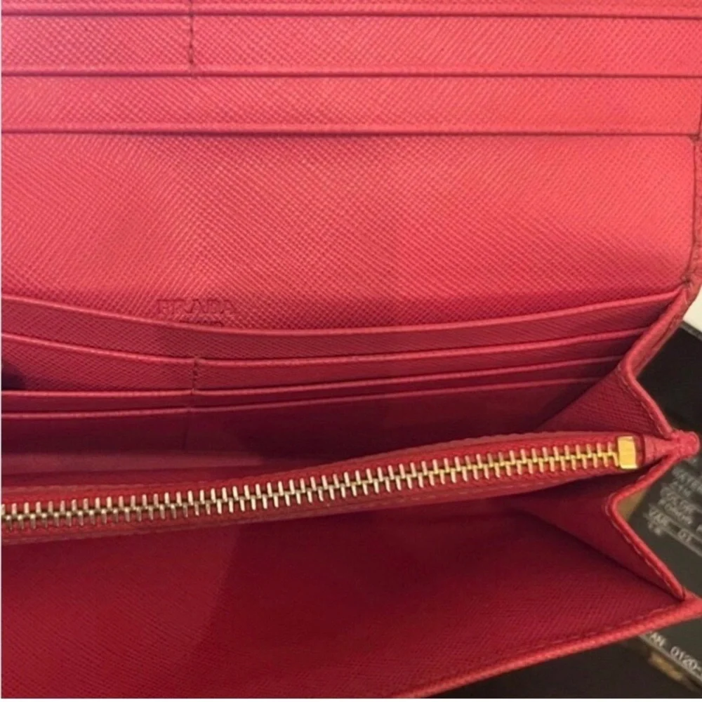 PRADA SAFFIANO FULL INCLUSION EUC - Picture 16 of 16